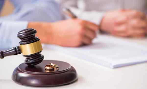 Nộp đơn ly hôn ở đâu đơn ly hôn nộp huyện hay tòa án?